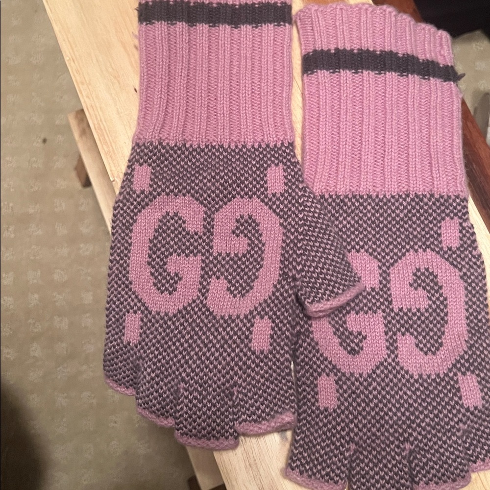 Gucci Cashmere Mittens - Picture 5 of 7